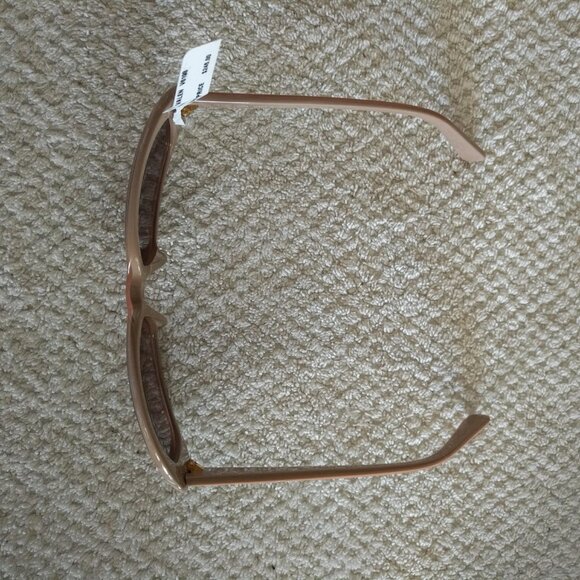 BRAND NEW WOMENS VALENTINO RECTANGULAR SUNGLASSES - NUDE COLOR WITH CARVED ROSES main image 10